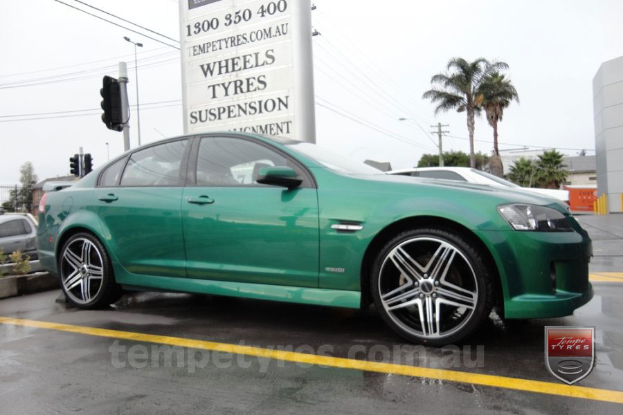 22x8.5 Menzari Z12 on HOLDEN COMMODORE VE