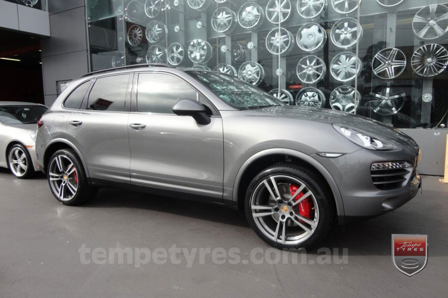 22x10 Cayenne10 Gunmetal on PORSCHE CAYENNE