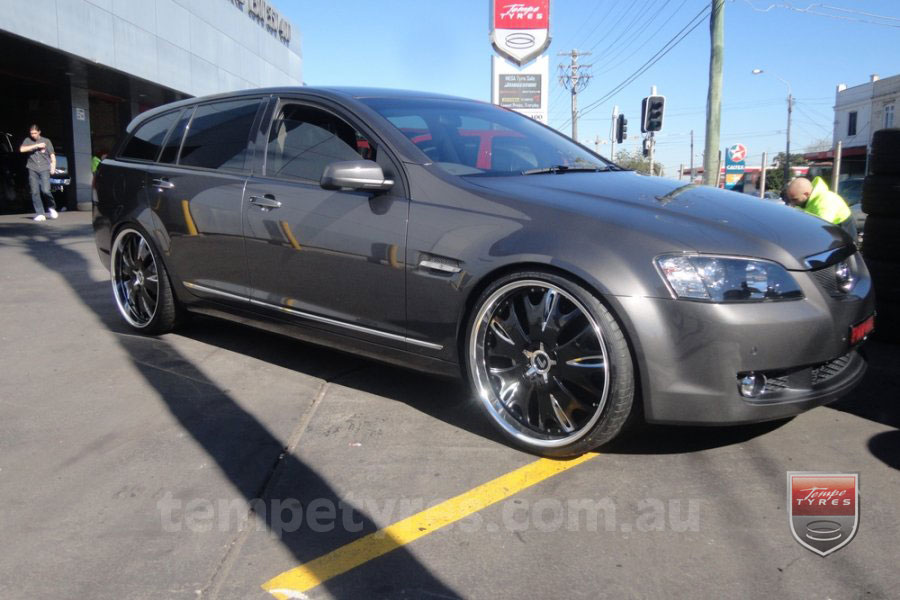 22x9.5 Lenso Grande9 on HOLDEN COMMODORE VE