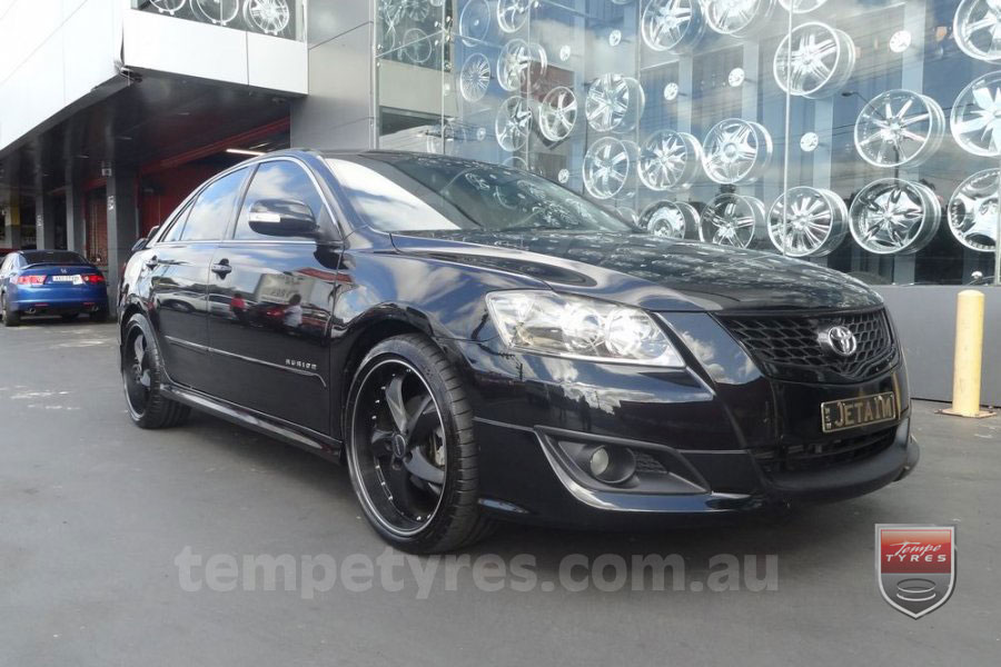 20x8.5 Menzari Viaggio on TOYOTA AURION