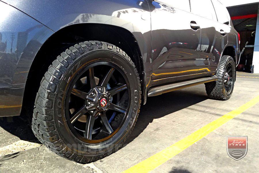 20x9.0 Ballistic Razorback on TOYOTA LANDCRUISER