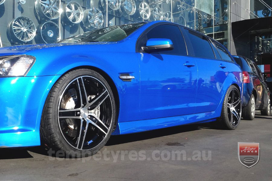 20x9.0 20x10 Lenso Miami on HOLDEN COMMODORE