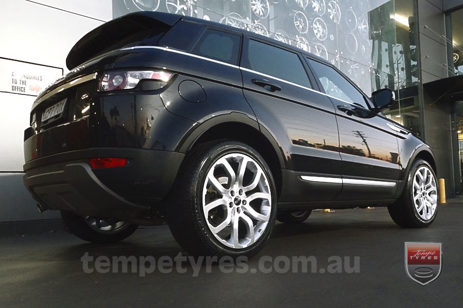 22x10 LRX Concept Silver on RANGE ROVER EVOQUE