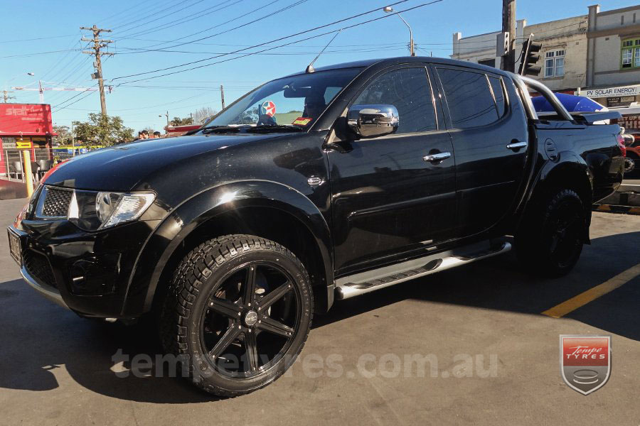 20x9.0 Incubus 842 on MITSUBISHI TRITON