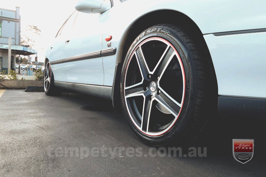 18x8.0 Fox R6 on HOLDEN COMMODORE 