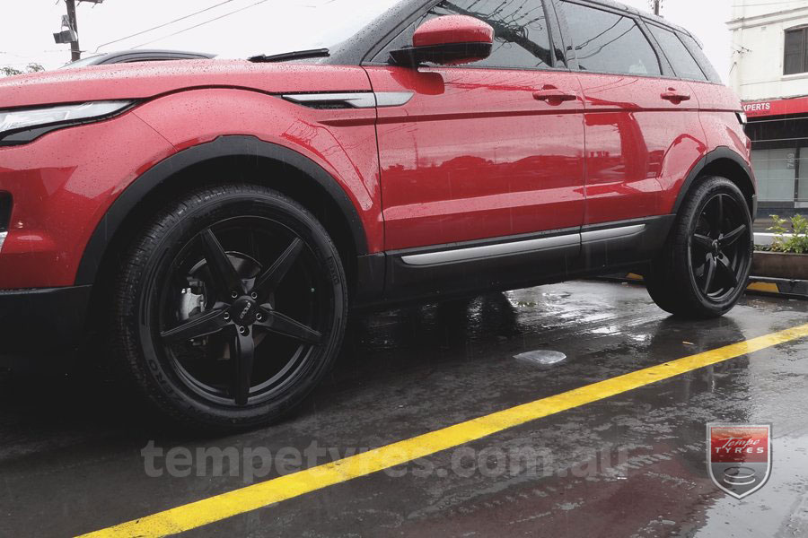 20x8.5 Oxxo Wheels 0492 on RANGE ROVER EVOQUE