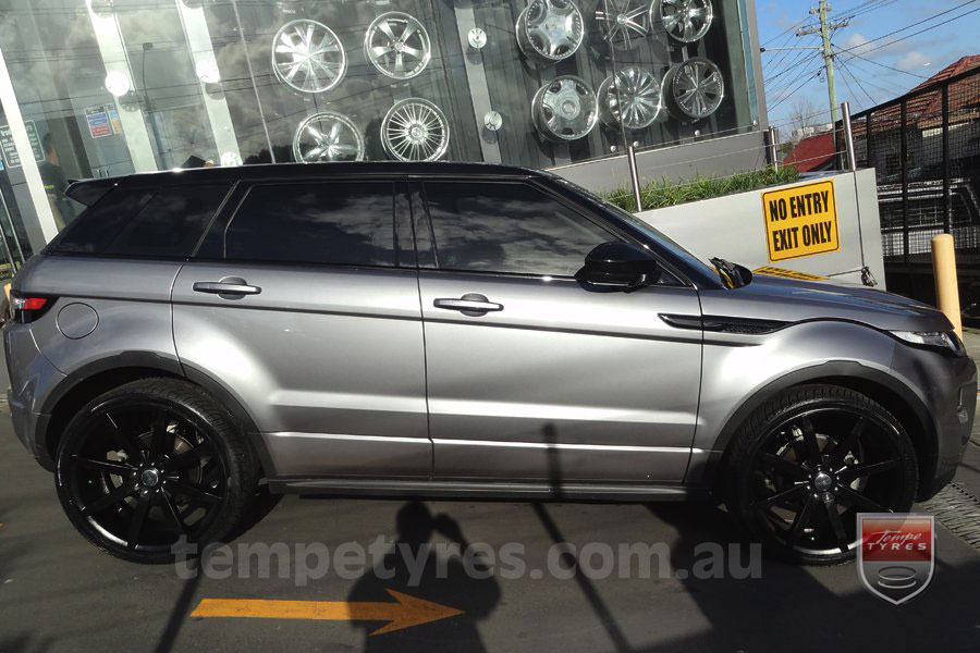 22x8.5 Incubus Zenith - FB on RANGE ROVER EVOQUE