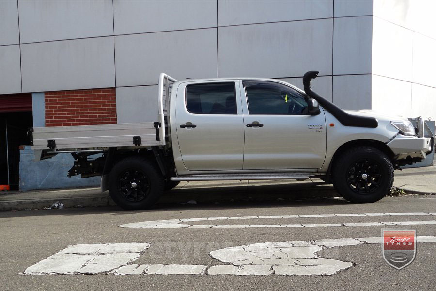 17x9.0 Lenso Intimidator 6 MB IM6 on TOYOTA HILUX