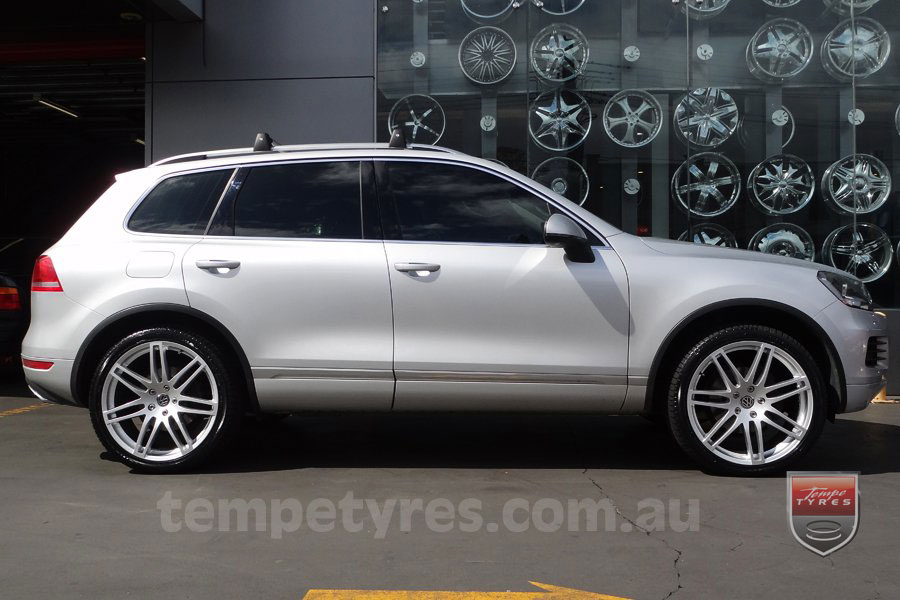 22x9.5 Style201 Silver on AUDI Q7