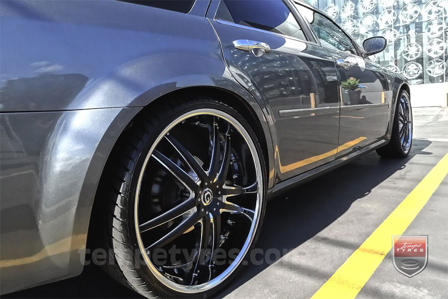 24x9.0 Giovinco G-03 Chrome on CHRYSLER 300C