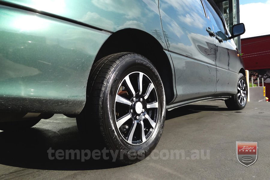 16x7.0 Panther 0478 on TOYOTA TARAGO