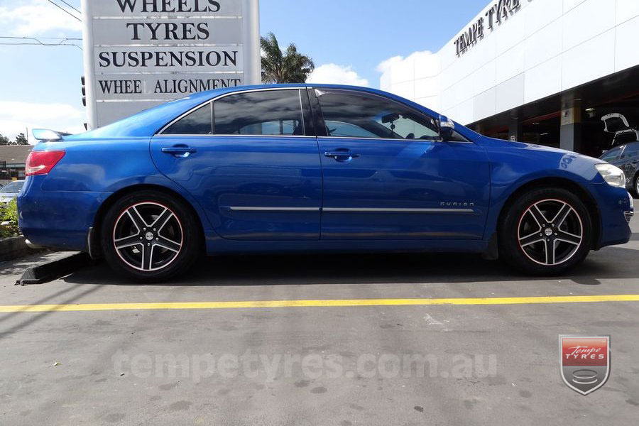 17x7.5 Fox R6 on TOYOTA AURION