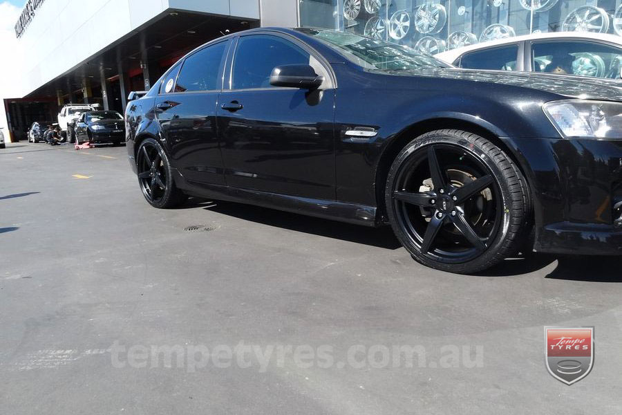 10x7.0 Starcorp E Series on HOLDEN COMMODORE VE