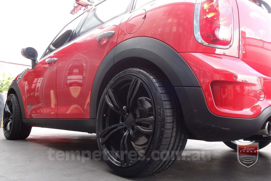 19x8.5 Style5409 Black on MINI COUNTRYMAN