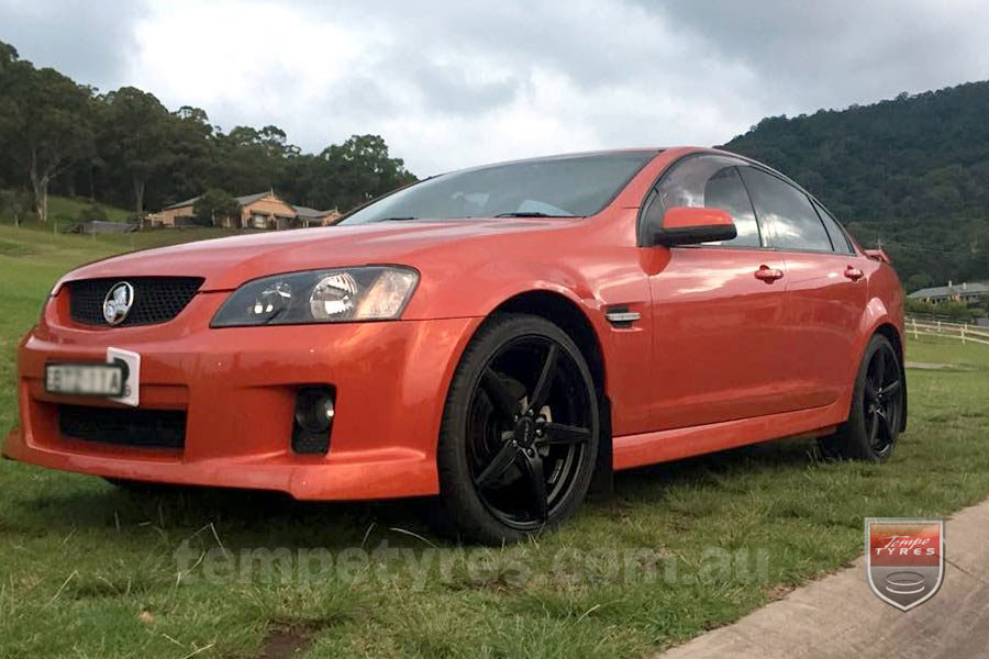 10x7.0 Starcorp E Series on HOLDEN COMMODORE VE