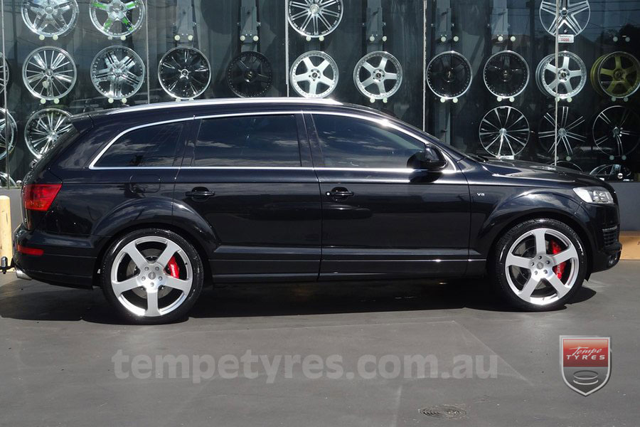 22x10 Rennsport HS on AUDI Q7