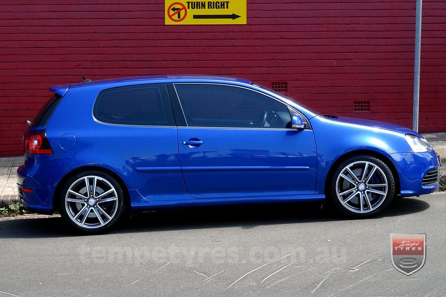 18x7.5 Fox R5 Gunmetal on VW GOLF