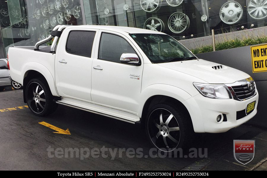 24x9.5 Menzari Absolute on TOYOTA HILUX SR5