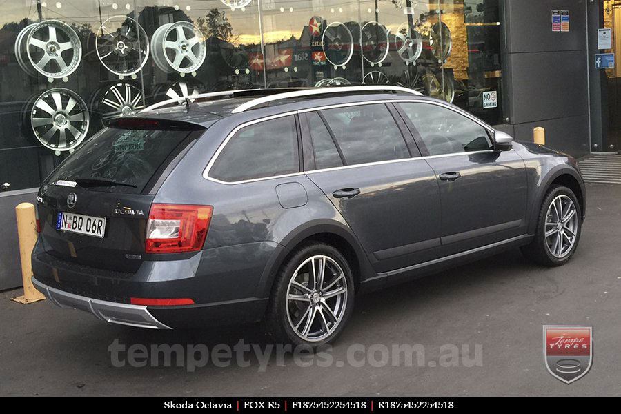 18x7.5 Fox R5 Gunmetal on SKODA OCTAVIA