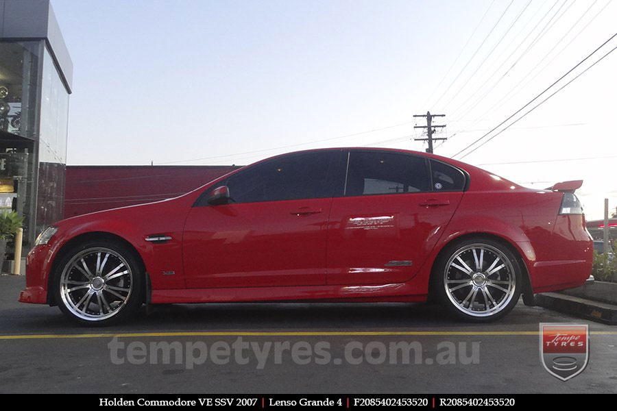 20x8.5 Lenso Grande4 on HOLDEN COMMODORE VE