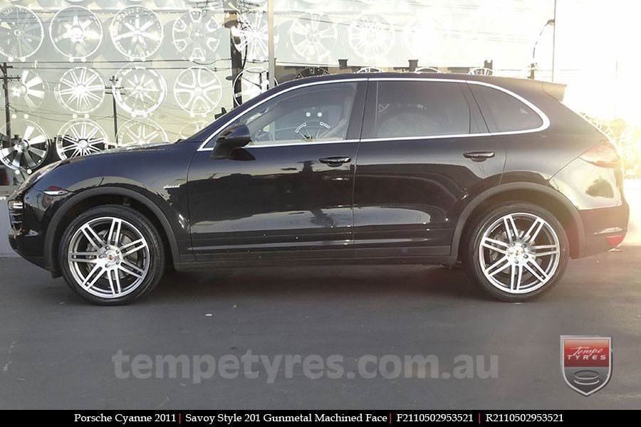 21x10 Style201 Gunmetal on PORSCHE CAYENNE 