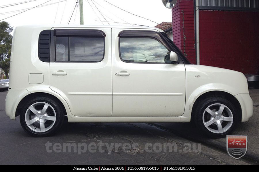 15x6.5 Akuza S004 on NISSAN CUBE