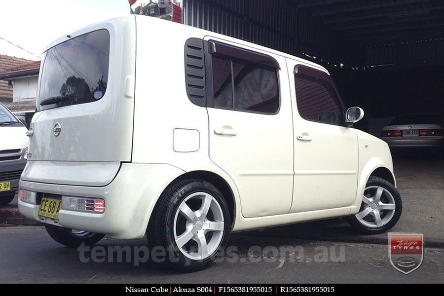 15x6.5 Akuza S004 on NISSAN CUBE