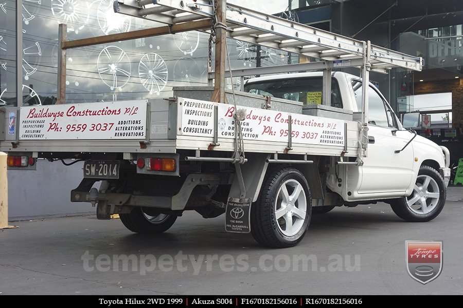 16x7.0 Akuza S004 on TOYOTA HILUX