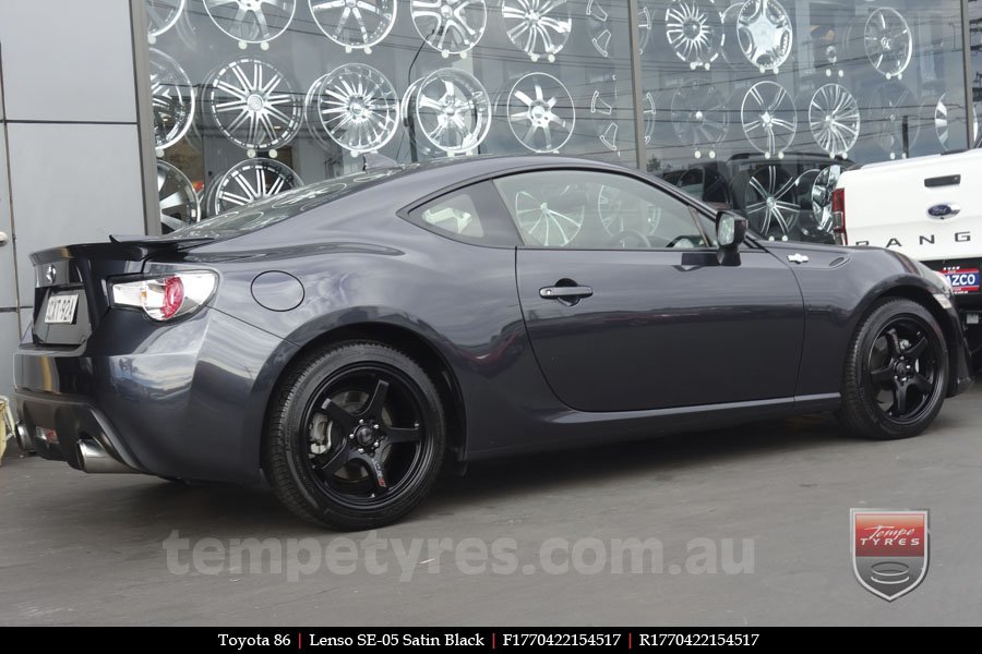 17x7.0 Lenso SE-05 on TOYOTA 86