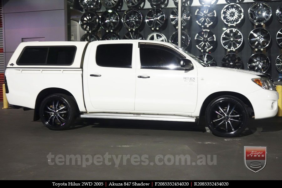 20x8.5 Akuza 847 Shadow on TOYOTA HILUX