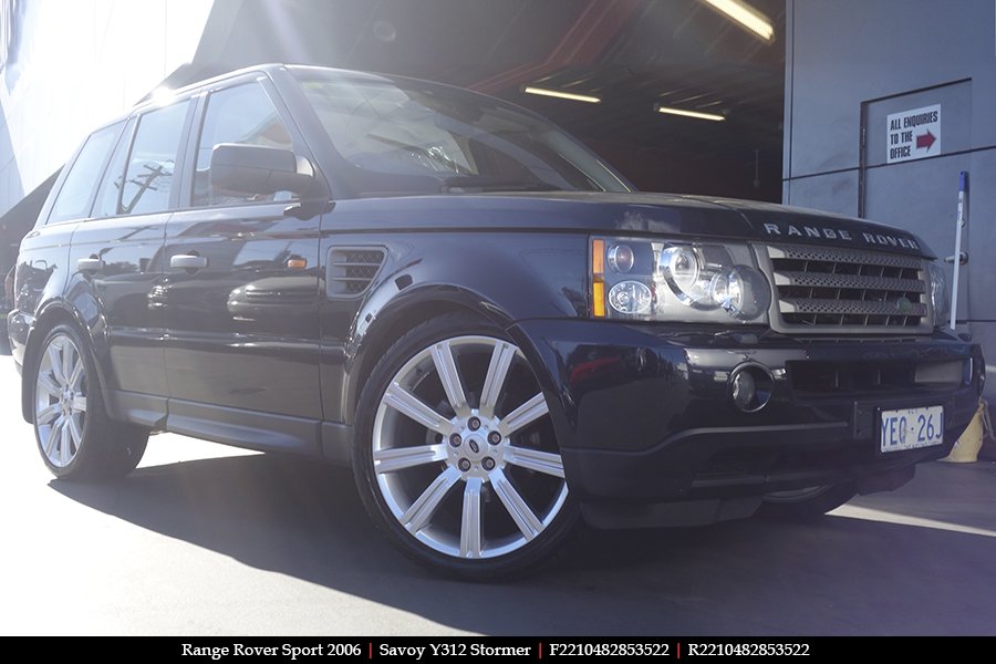 22x10 Stormer Silver on RANGE ROVER SPORT