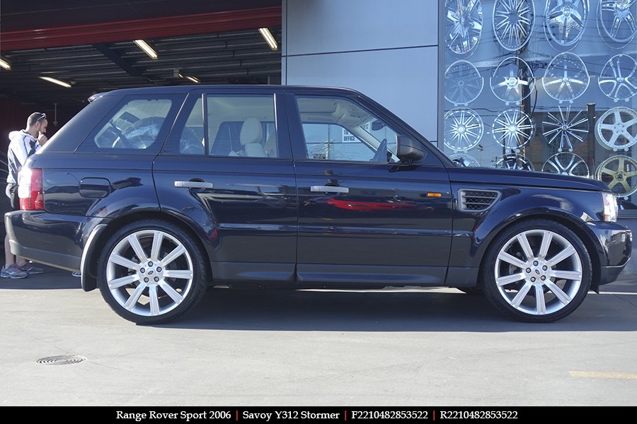 22x10 Stormer Silver on RANGE ROVER SPORT