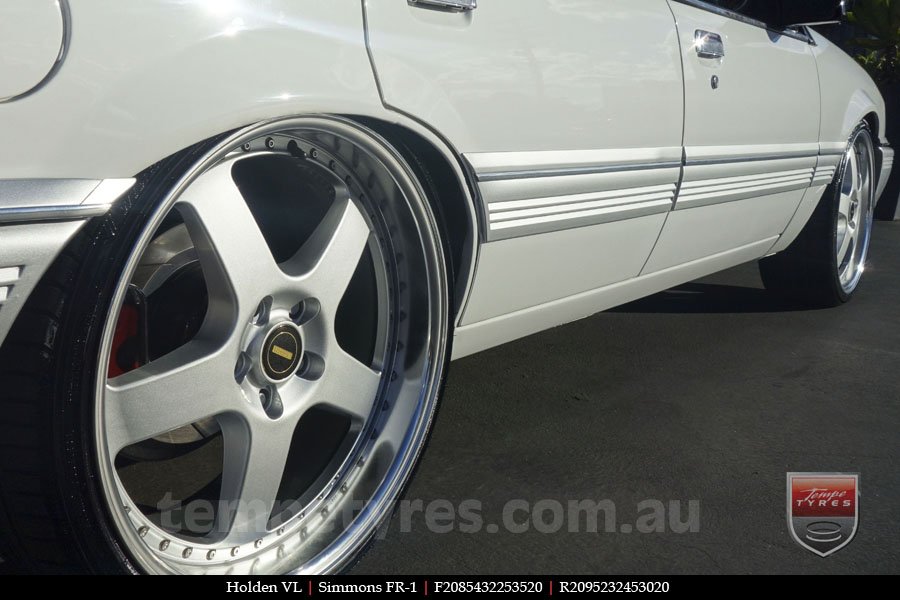 20x8.5 20x9.5 Simmons FR-1 Silver on HOLDEN COMMODORE VL