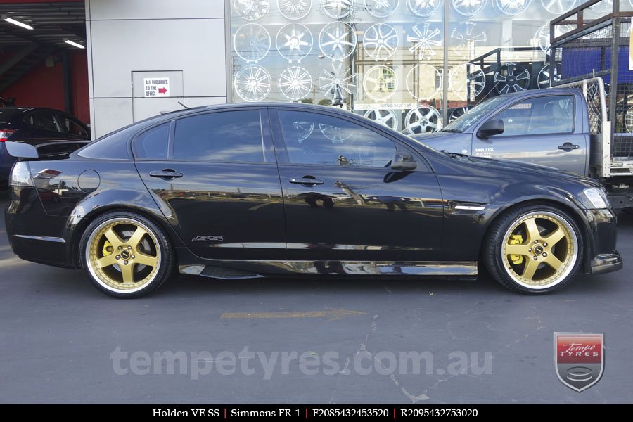 20x8.5 20x9.5 Simmons FR-1 Gold on HOLDEN COMMODORE VE