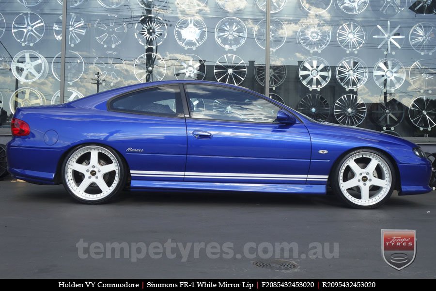 20x8.5 20x9.5 Simmons FR-1 White on HOLDEN COMMODORE VY