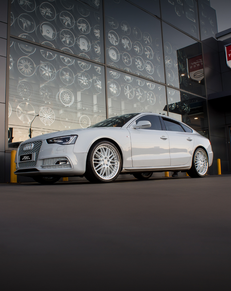 20x8.5 Simmons OM-1 White on Audi A5