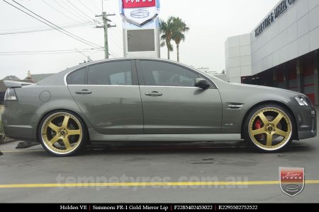 22x8.5 22x9.5 Simmons FR-1 Gold on HOLDEN COMMODORE VE