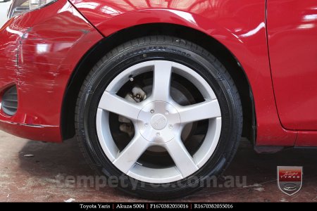 16x7.0 Akuza S004 on TOYOTA YARIS