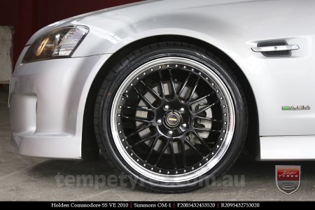 20x8.5 20x9.5 Simmons OM-1 Gloss Black on HOLDEN COMMODORE