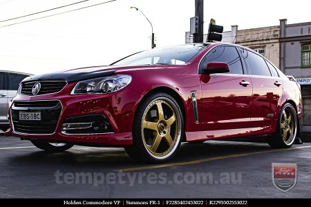 22x8.5 22x9.5 Simmons FR-1 Gold on HOLDEN COMMODORE VF