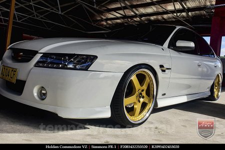 20x8.5 20x9.5 Simmons FR-1 Gold on HOLDEN COMMODORE VZ