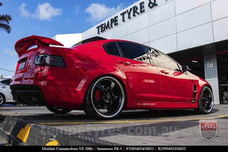 22x8.5 22x9.5 Simmons FR-1 Gloss Black Mirror Lip on HOLDEN COMMODORE VE