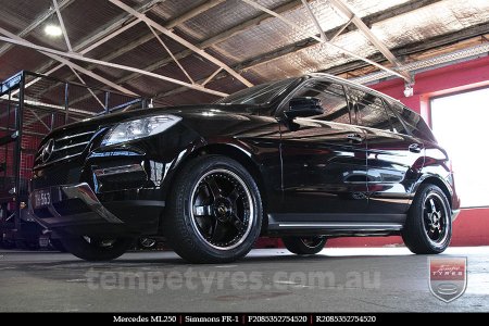 20x8.5 20x9.5 Simmons FR-1 Gloss Black on MERCEDES ML-Class