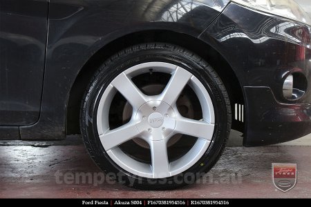 16x7.0 Akuza S004 on FORD FIESTA