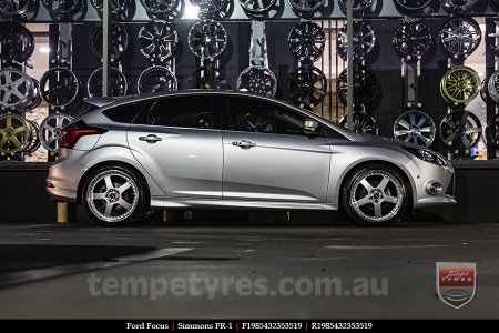 19x8.5 19x9.5 Simmons FR-1 Silver on FORD FOCUS
