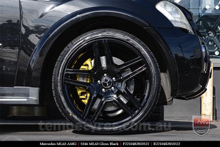 22x10 5346 ML63 Gloss Black on MERCEDES ML-Class