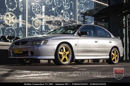 19x8.5 19x9.5 Simmons FR-1 Gold on HOLDEN COMMODORE VY
