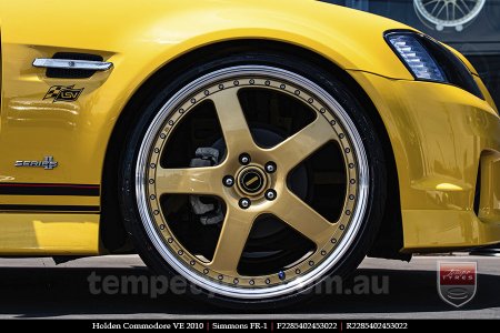 22x8.5 22x9.5 Simmons FR-1 Gold on HOLDEN COMMODORE VE