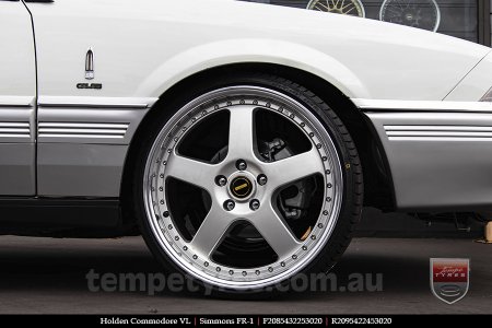 20x8.5 20x9.5 Simmons FR-1 Silver on HOLDEN COMMODORE VL