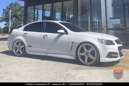 22x8.5 22x9.5 Simmons FR-1 Silver on HOLDEN COMMODORE VF